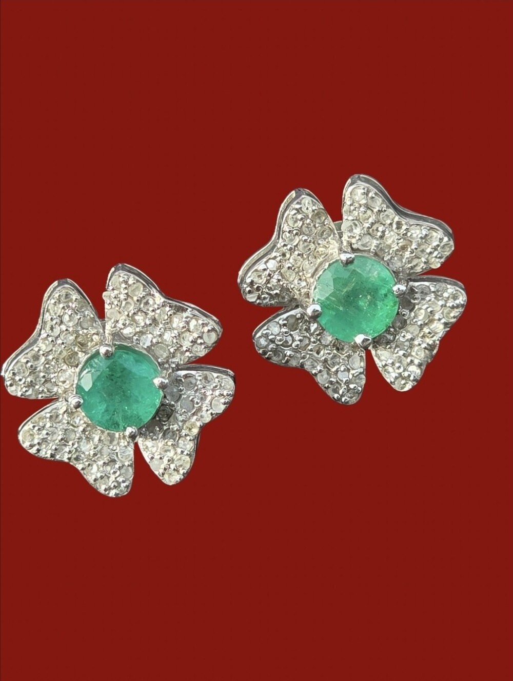 925 Sterling Silver Earrings with Natural Diamonds & Natural Emerald Gemstone.
